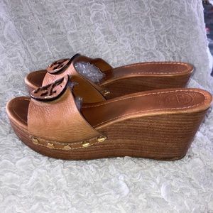 Authentic Tory Burch Tan slide wedges size 7.5